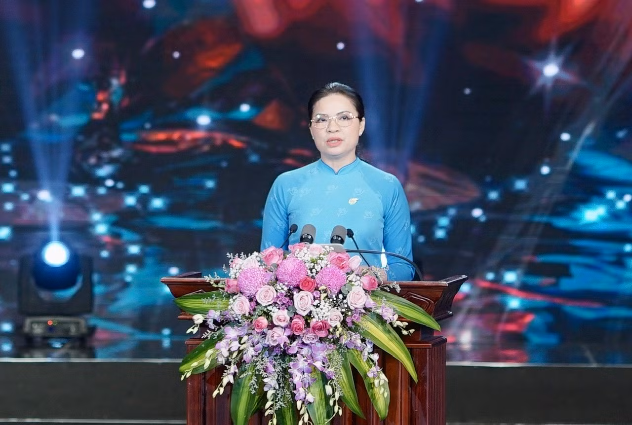 Bà Hà Thị Nga, Uỷ viên T.Ư Đảng, Chủ tịch Hội LHPN Việt Nam phát biểu tại chương trình Bà Hà Thị Nga, Uỷ viên T.Ư Đảng, Chủ tịch Hội LHPN Việt Nam phát biểu tại chương trình