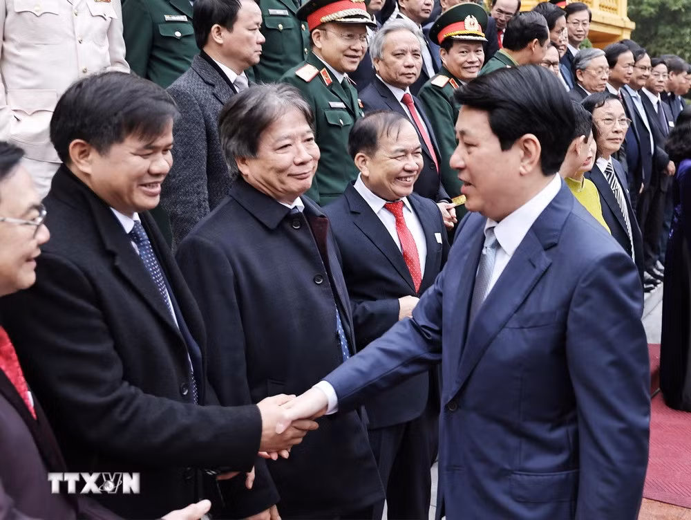 Chủ tịch nước Lương Cường và các đại biểu. Ảnh: TTXVN.