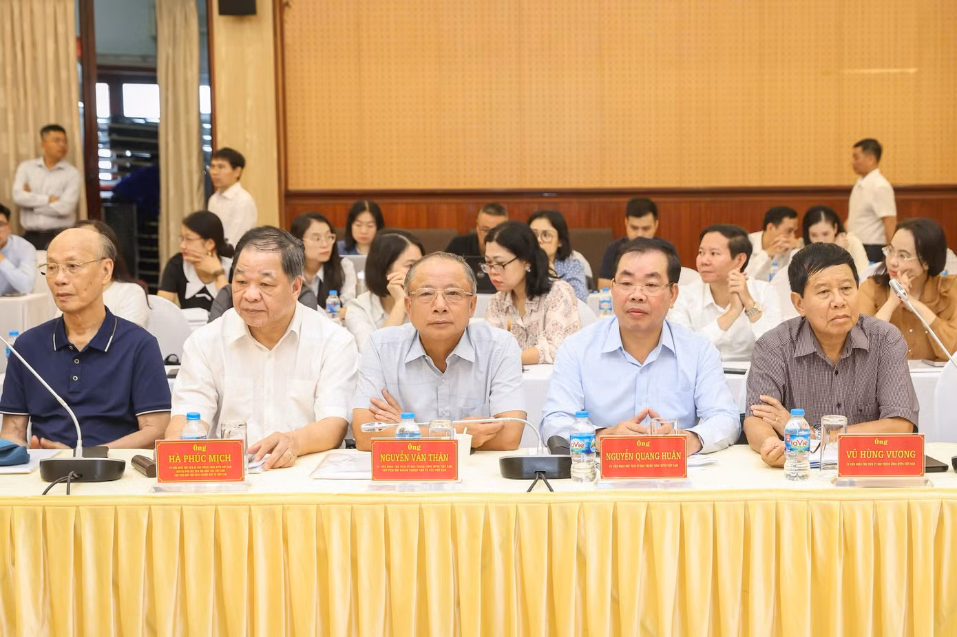 Toàn cảnh hội nghị. Ảnh: QV. Toàn cảnh hội nghị. Ảnh: QV.