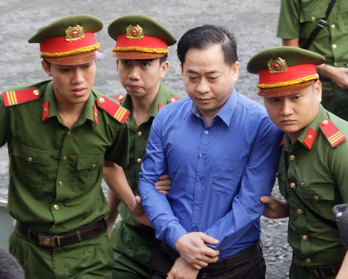 Vũ 'nhôm' khai mất ăn mất ngủ khi bị khởi tố cùng ông Trần Phương Bình ảnh 3 Vũ 'nhôm' khai mất ăn mất ngủ khi bị khởi tố cùng ông Trần Phương Bình ảnh 3