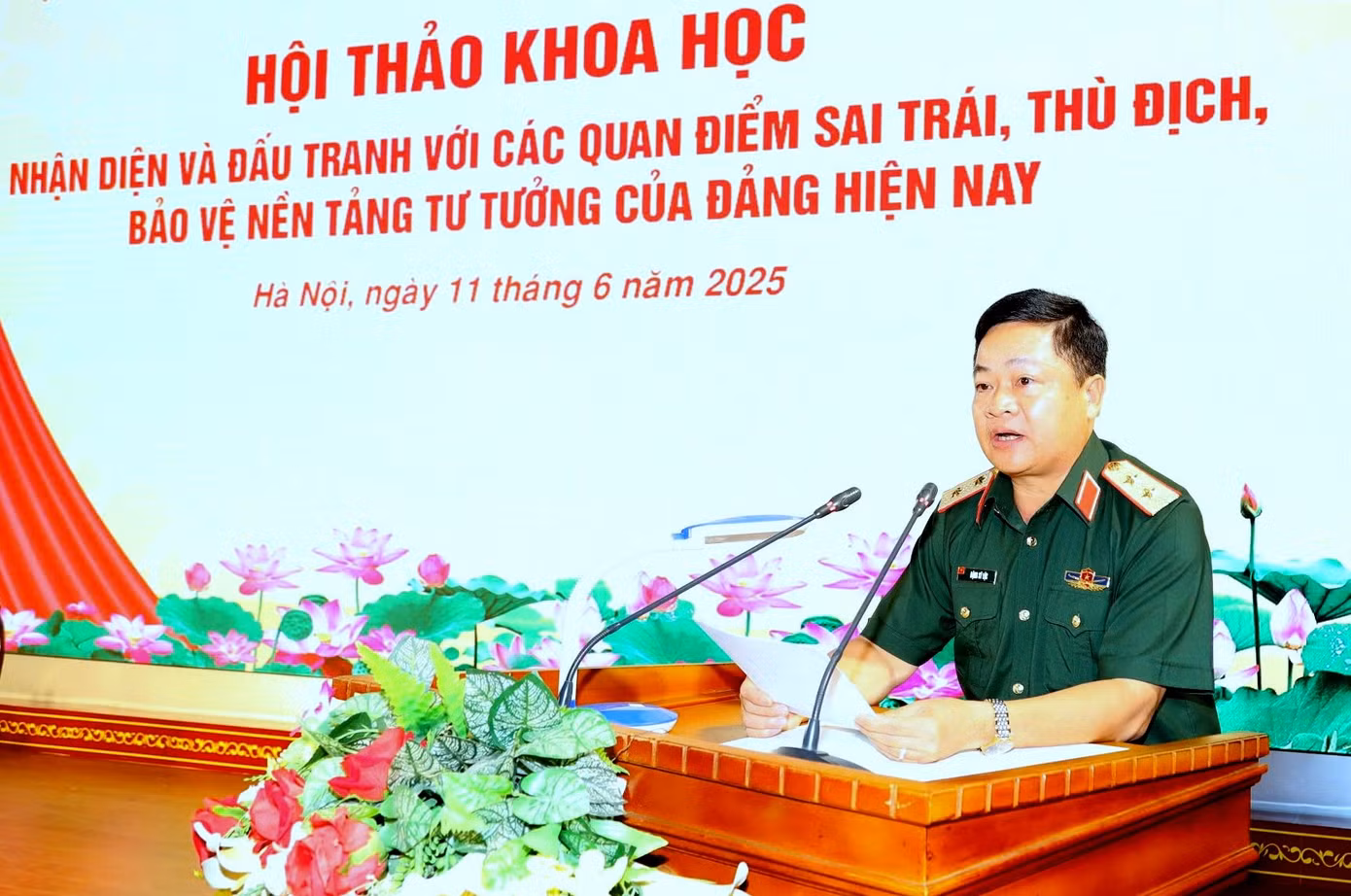 Trung tướng Đặng Sỹ Lộc phát biểu kết luận hội thảo. Trung tướng Đặng Sỹ Lộc phát biểu kết luận hội thảo.
