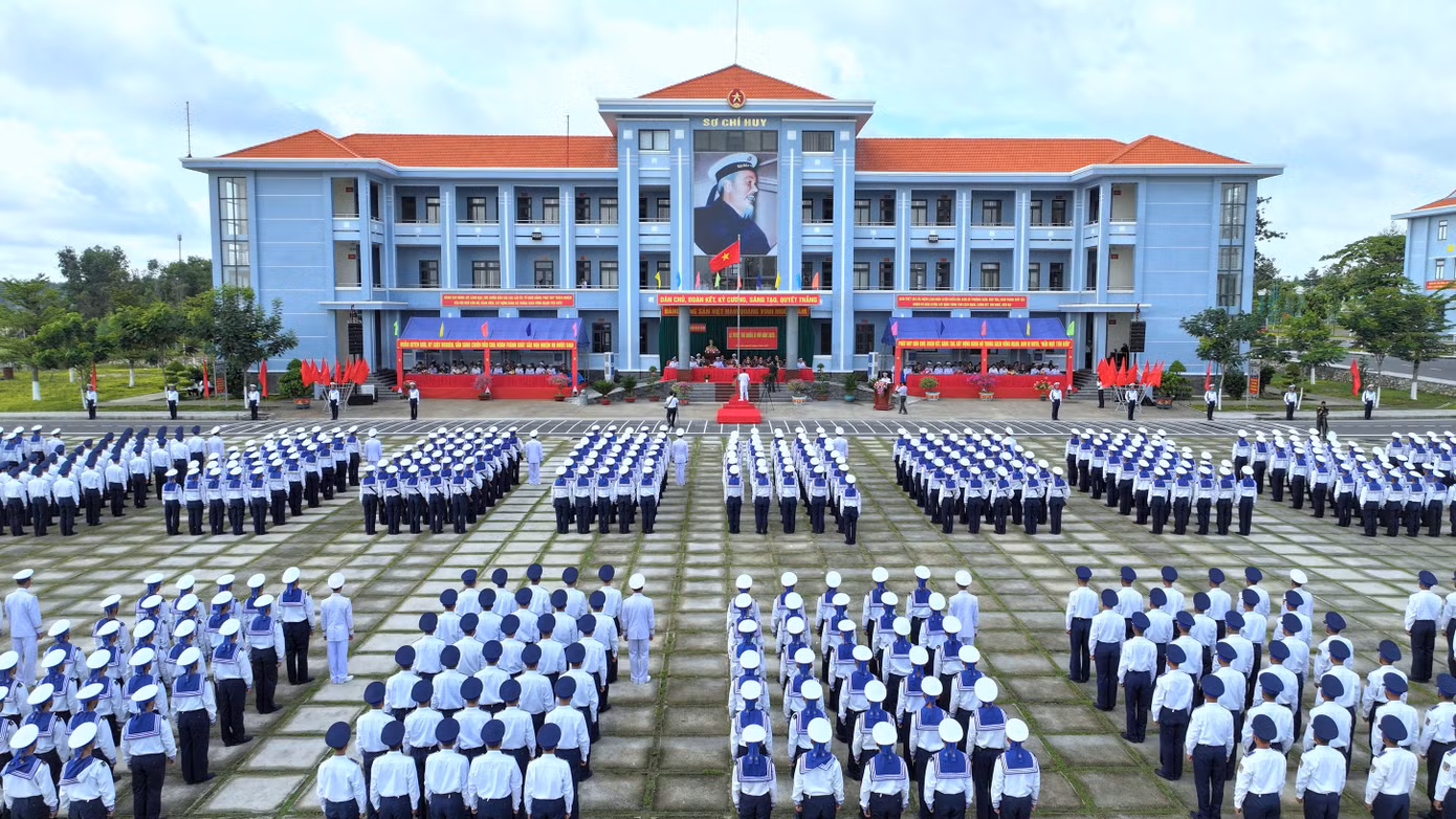 Quang cảnh Lễ tuyên thệ chiến sĩ mới năm 2025 tại Trung tâm Huấn luyện Vùng 2 Hải quân.
