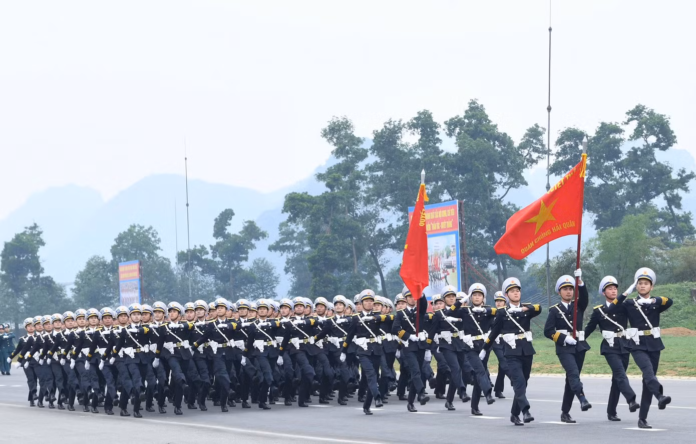 Khối đi của Quân chủng Hải quân.