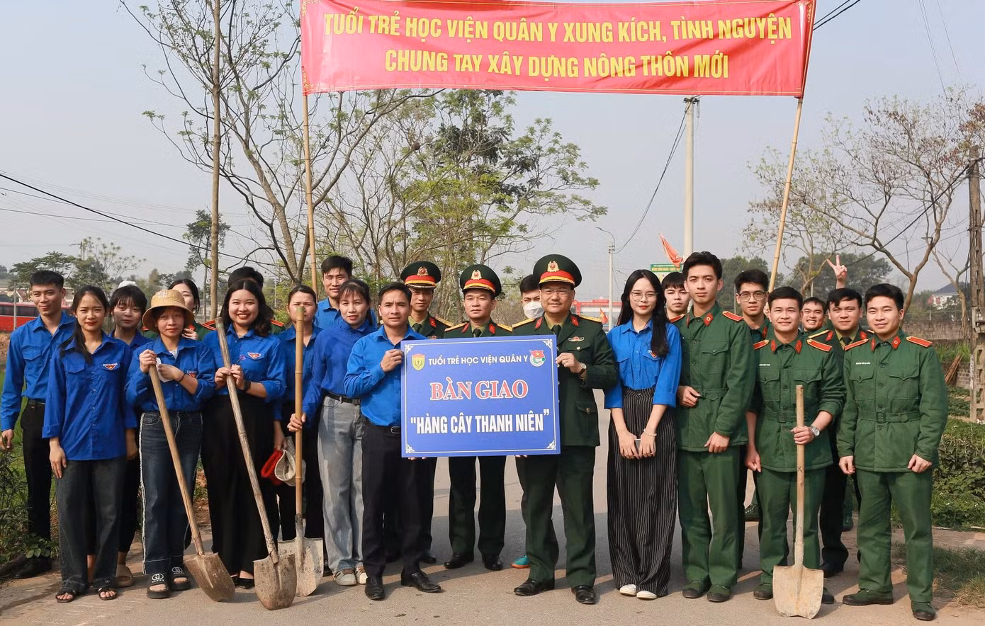 Chung sức xây dựng nông thôn mới không những là vinh dự, tự hào mà còn là trách nhiệm của tuổi trẻ Học viện Quân y. Chung sức xây dựng nông thôn mới không những là vinh dự, tự hào mà còn là trách nhiệm của tuổi trẻ Học viện Quân y.