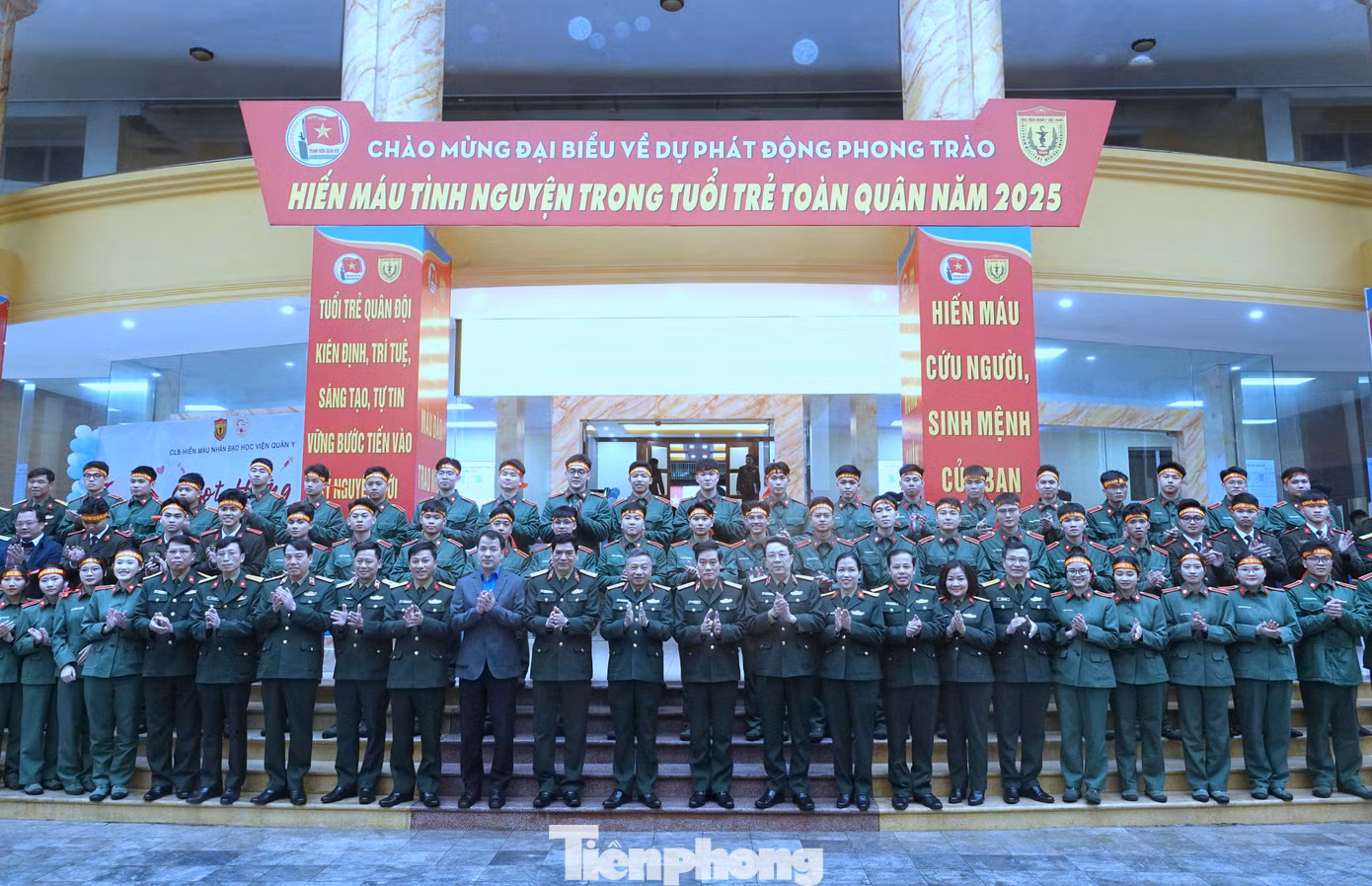 Các đại biểu tham dự lễ phát động.