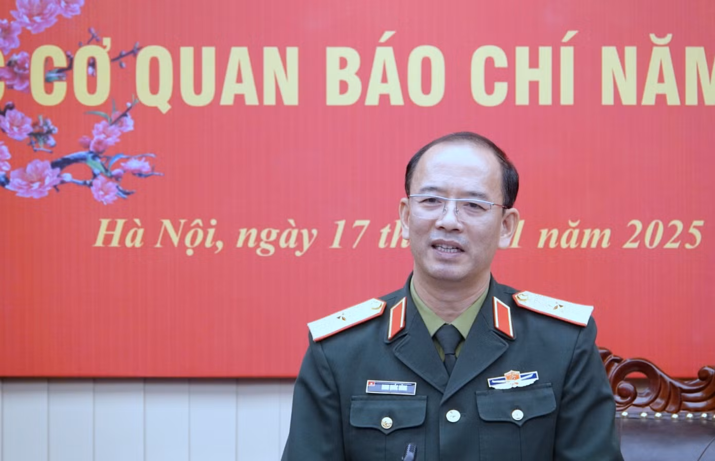 Thiếu tướng Đinh Quốc Hùng - Bí thư Đảng ủy, Chính ủy Tổng cục CNQP, phát biểu tại chương trình. Thiếu tướng Đinh Quốc Hùng - Bí thư Đảng ủy, Chính ủy Tổng cục CNQP, phát biểu tại chương trình.