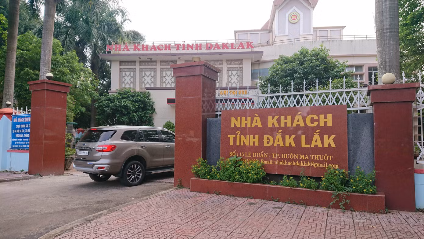 Nhân thân bất ngờ của nữ Trưởng phòng mạo danh ở Đắk Lắk ảnh 5