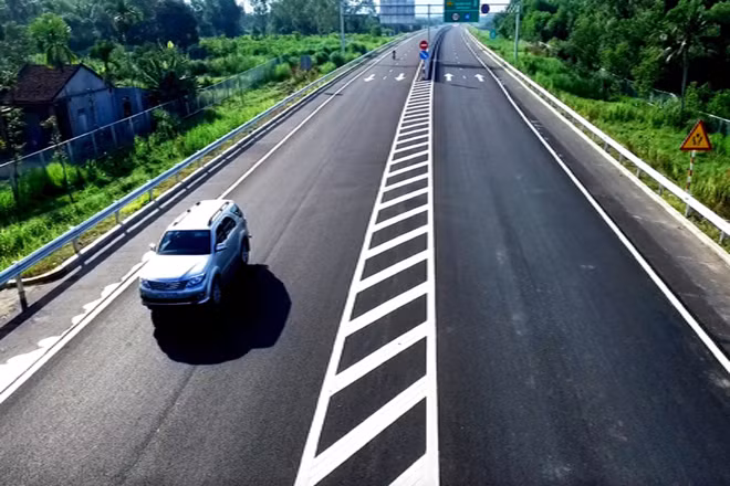 Cao tốc Đà Nẵng - Quảng Ngãi xuất hiện lún ở đầu cầu, cống ảnh 6