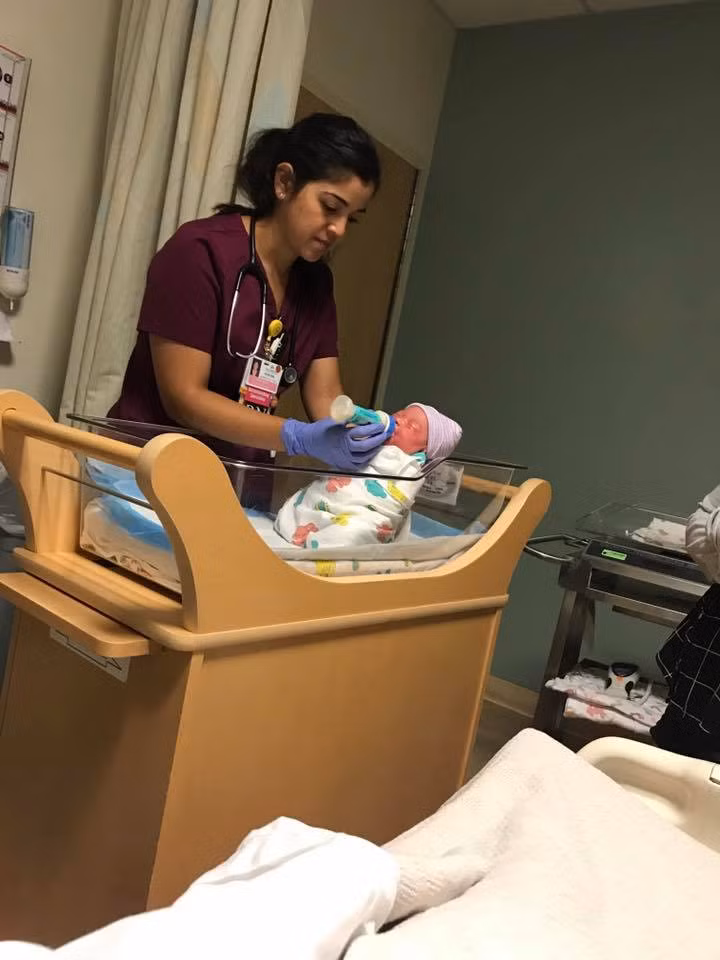 Vy Oanh hạ sinh con gái thứ hai tại Mỹ ảnh 2