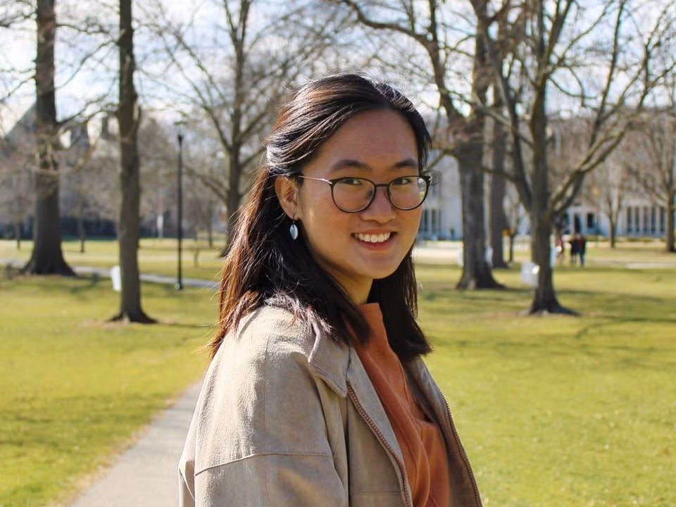 Trịnh Ngọc Mỹ (21 tuổi, TPHCM) giành học bổng tiến sĩ Đại học Harvard để nghiên cứu về Thực vật và tiến hoá. Trịnh Ngọc Mỹ (21 tuổi, TPHCM) giành học bổng tiến sĩ Đại học Harvard để nghiên cứu về Thực vật và tiến hoá.