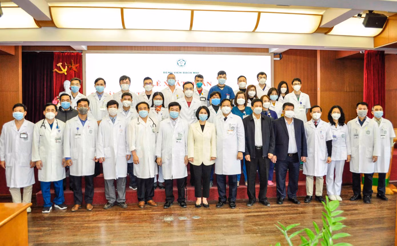 Đoàn bác sĩ BV Bạch Mai hỗ trợ Hà Nội chống dịch Đoàn bác sĩ BV Bạch Mai hỗ trợ Hà Nội chống dịch