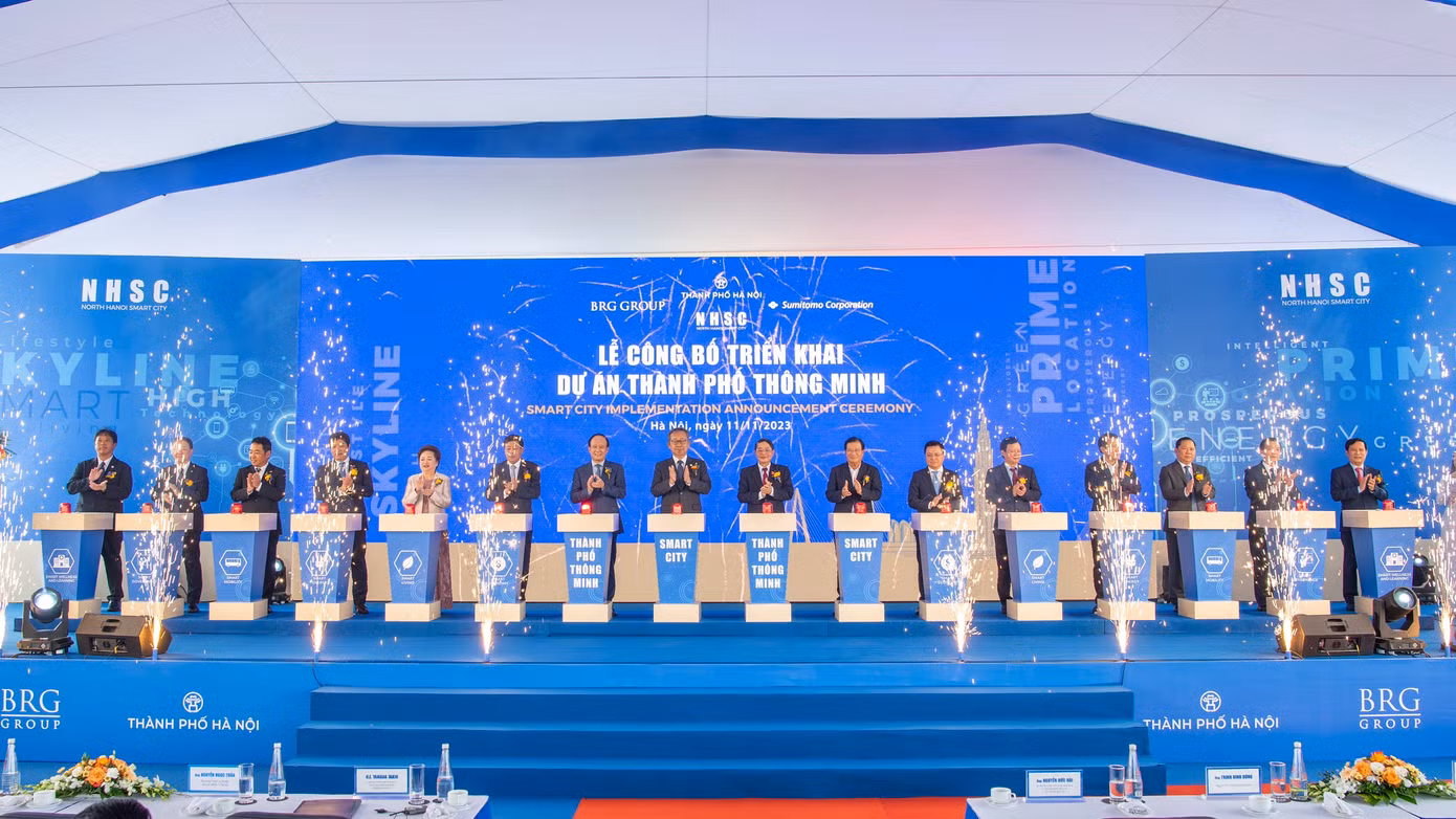 Các đại biểu thực hiện nghi thức công bố triển khai Dự án Thành phố thông minh ở Đông Anh, Hà Nội. Các đại biểu thực hiện nghi thức công bố triển khai Dự án Thành phố thông minh ở Đông Anh, Hà Nội.