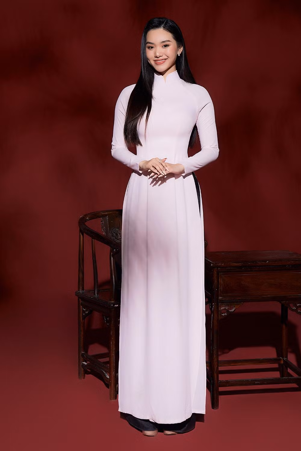 Những ngày qua, thí sinh trải qua nhiều phần thi quan trọng như Người đẹp Nhân ái, Người đẹp Truyền thông hay mới đây nhất là đêm thi Best In Swimsuit – Người đẹp biển. Bên cạnh đó để hoàn thiện hơn, 35 thí sinh cũng được ban tổ chức chú trọng rèn luyện cách ứng xử.