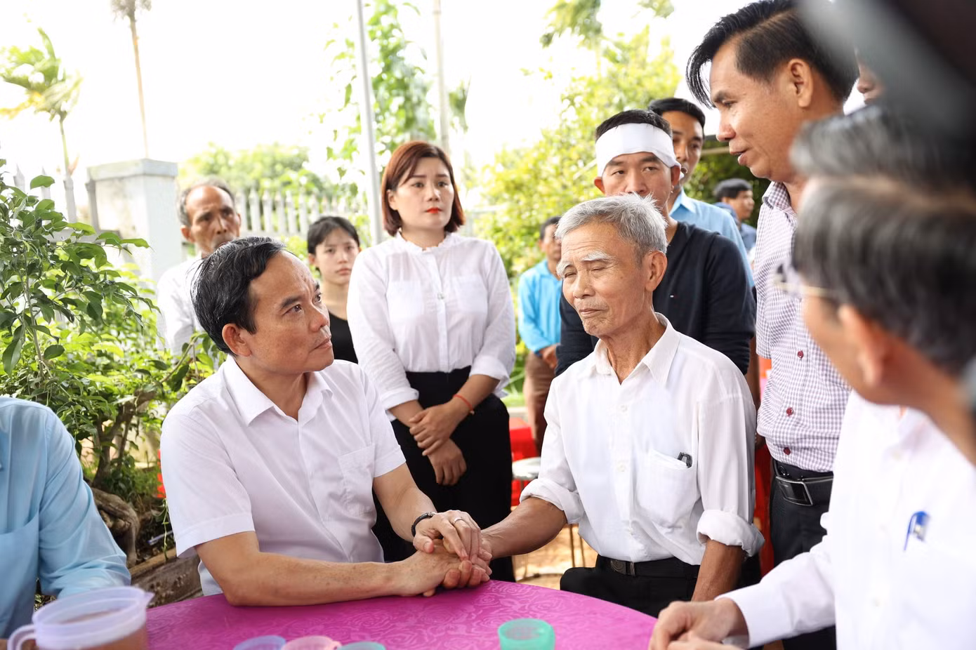 Phó Thủ tướng Trần Lưu Quang cùng lãnh đạo tỉnh Đắk Lắk thăm hỏi, động viên gia đình các nạn nhân.