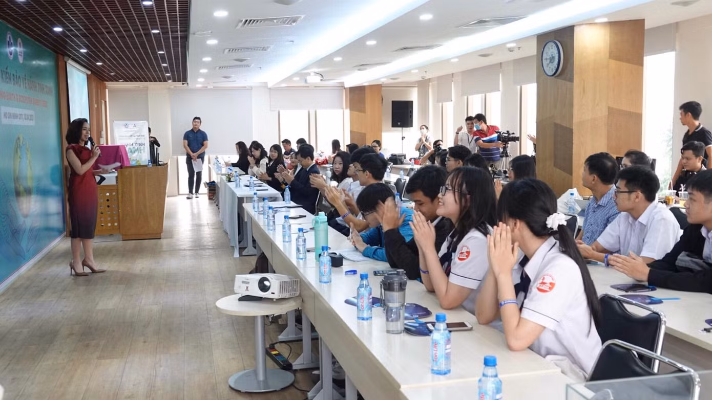 Các đội thi "Sáng kiến bảo vệ hành tinh xanh"