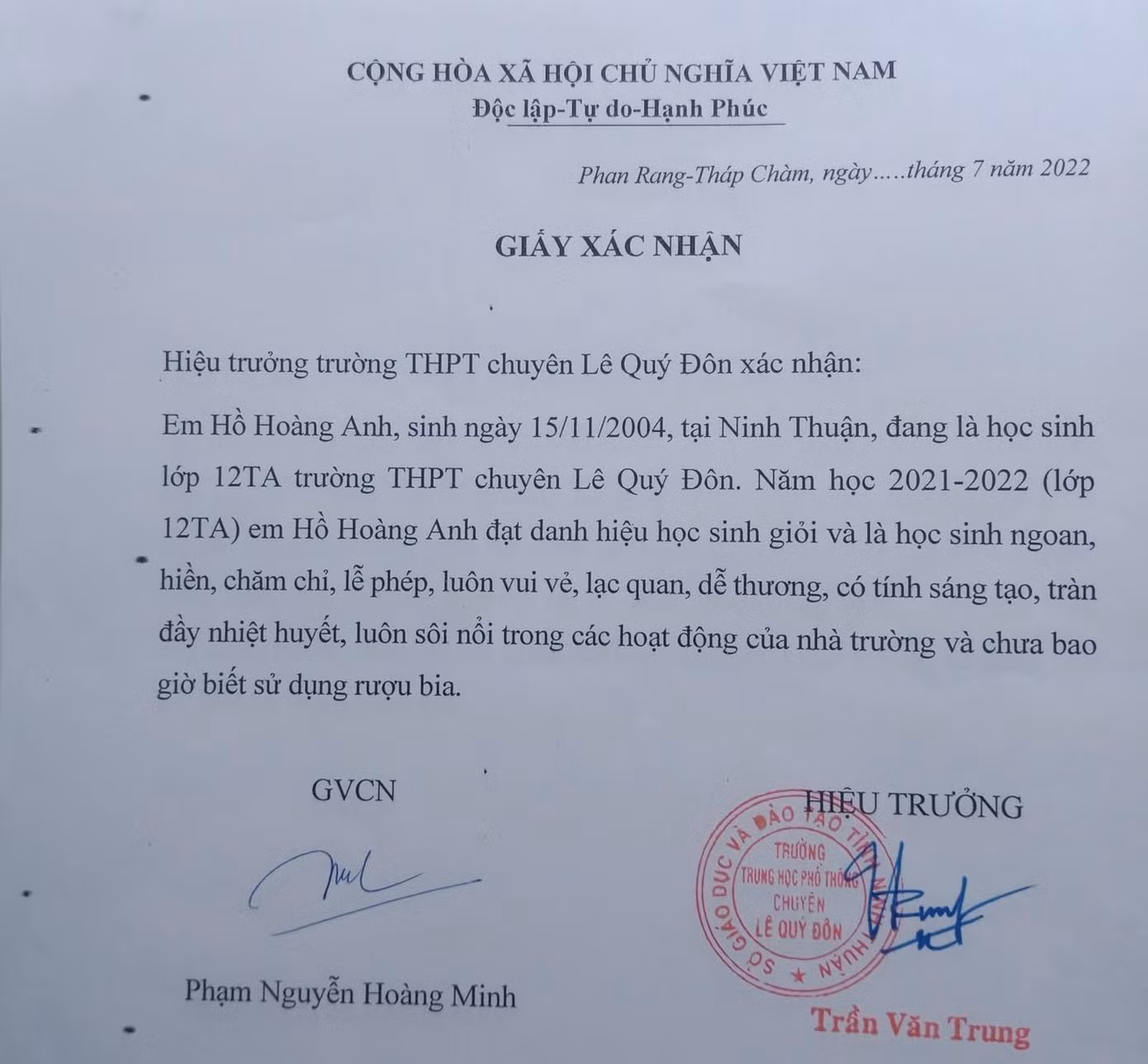 Giấy xác nhận của Hiệu trưởng trường THPT chuyên Lê Quý Đôn. Ảnh CTV