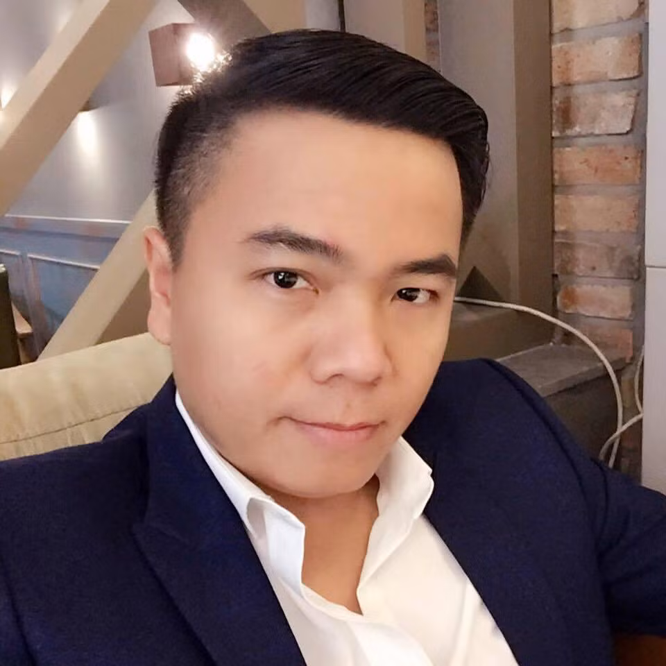 Đạo diễn Nhất Trung từng làm các phim: Cua lại vợ bầu, Đôi mắt âm dương...