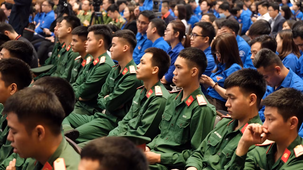 400 đại biểu thanh niên, đại diện cho hơn 23 triệu thanh niên cả nước tham dự trực tiếp cuộc đối thoại.
