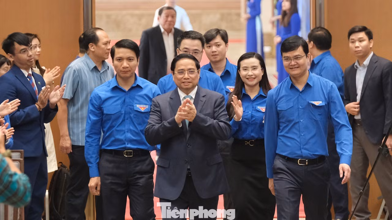 Thủ tướng Chính phủ Phạm Minh Chính tới dự Hội nghị đối thoại với thanh niên Việt Nam, sáng nay (22/3).