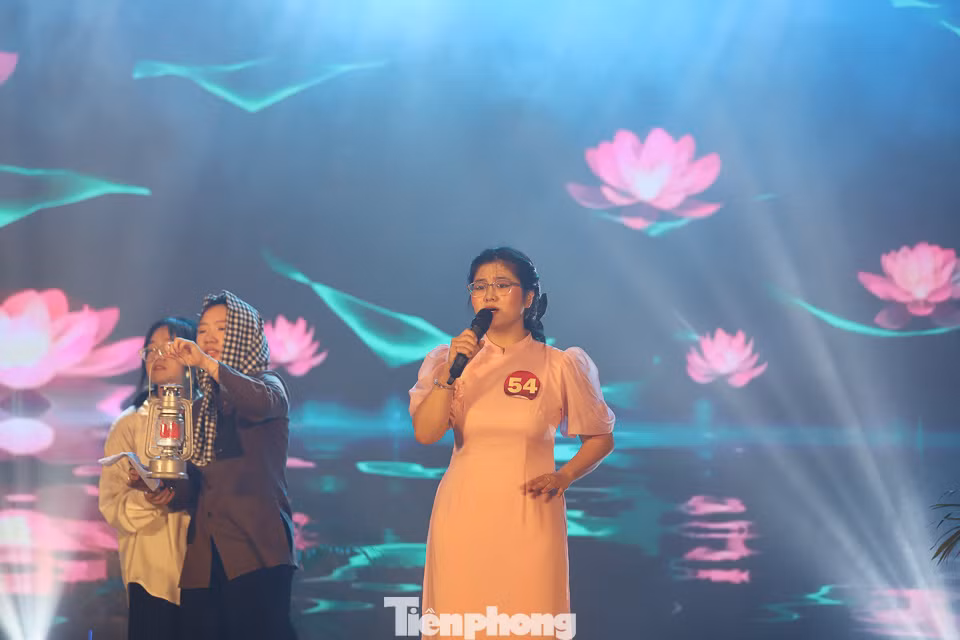 Nhiều tiết mục thể hiện tình yêu quê hương, đất nước cũng được sinh viên lựa chọn dự thi đêm chung kết.
