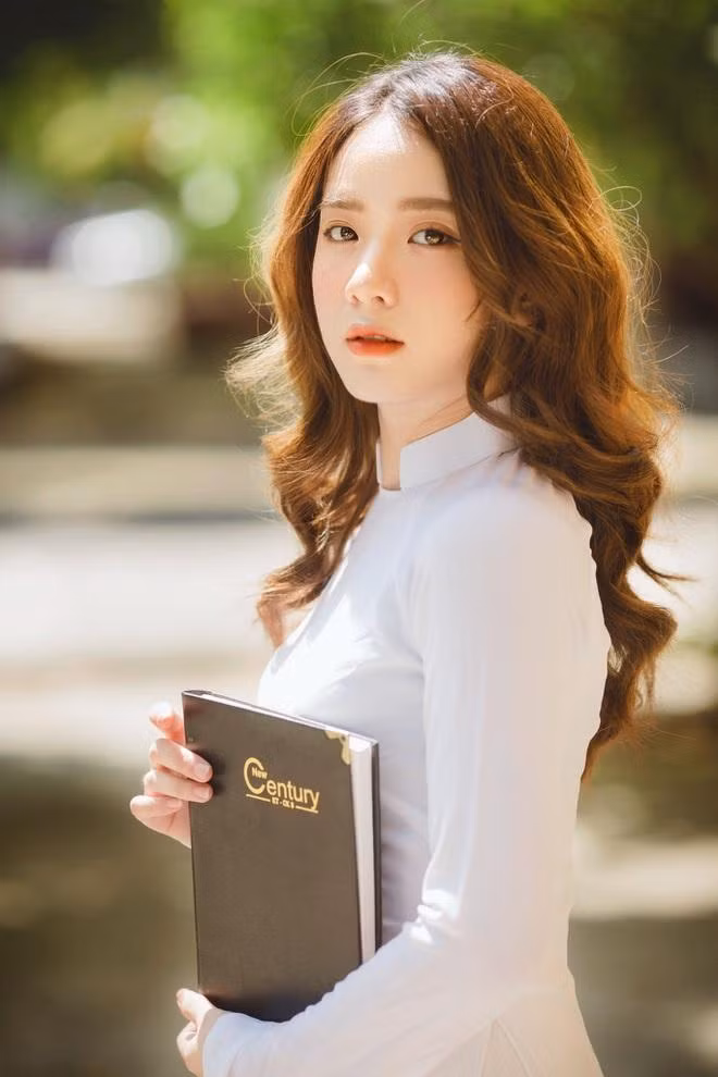 Thu Phương coi việc học là quan trọng nhất và luôn ưu tiên thời gian dành cho việc học nhiều hơn, năng nổ tham gia các hoạt động ngoại khóa của trường để có thêm kỹ năng mềm cần thiết.