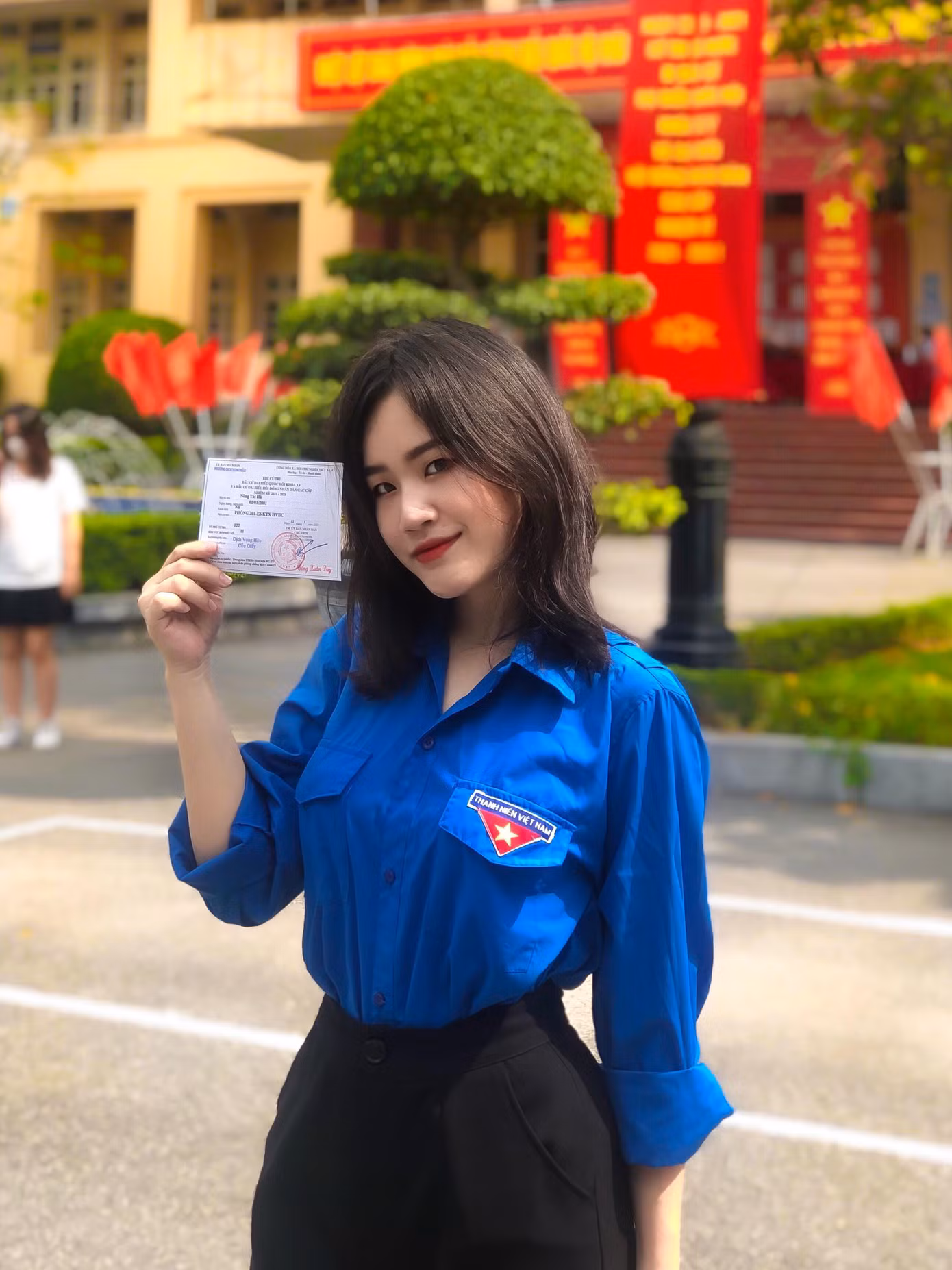 Bạn Nông Thị Hà hăng hái với các hoạt động Đoàn và tích cực tham gia nhiều cuộc thi ngoại khóa trong trường, câu lạc bộ.