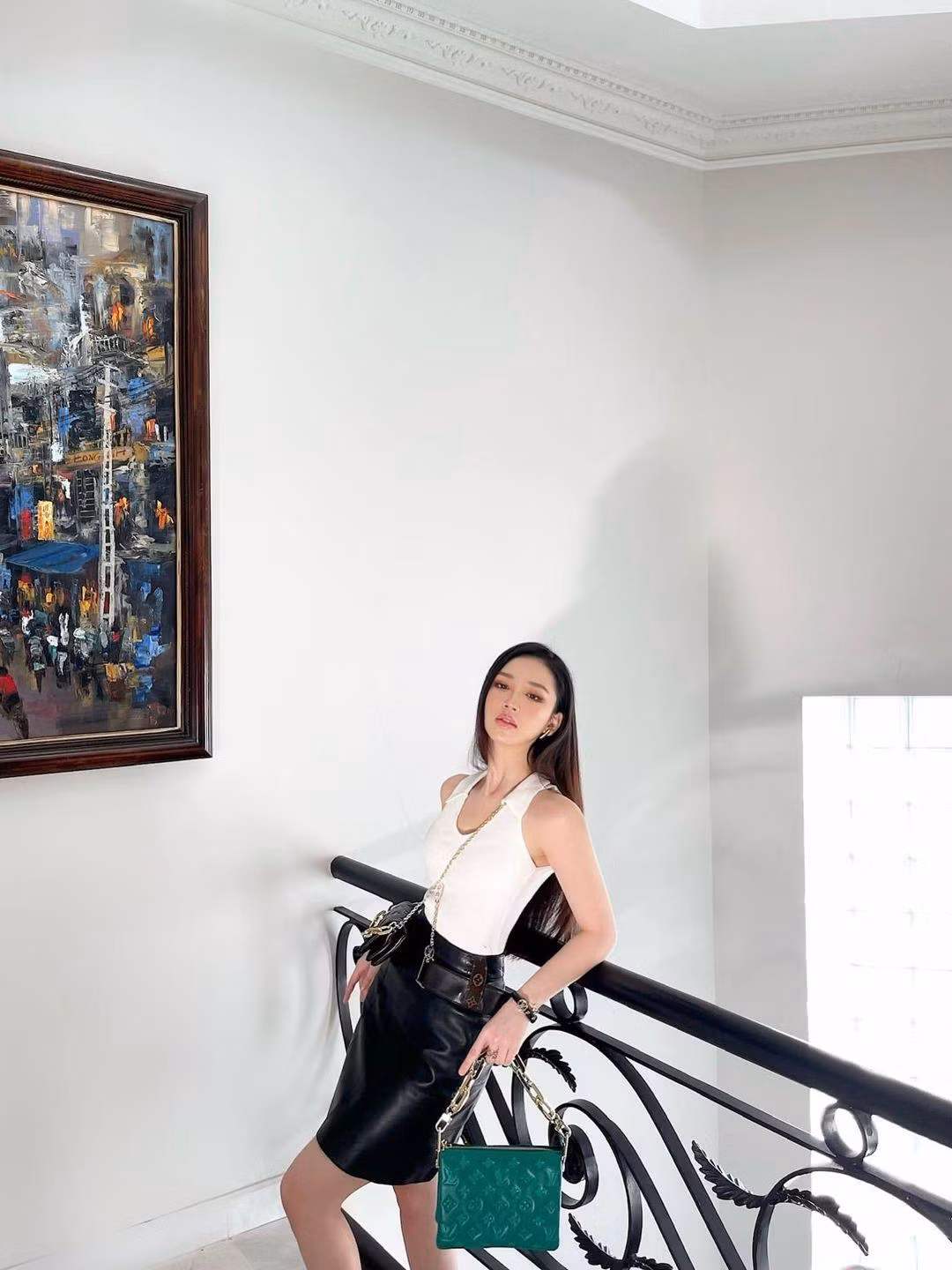 1,7 triệu người theo dõi là con số ấn tượng của Amee sau những nỗ lực xây dựng thương hiệu cá nhân. Cô là một Gen Z chính hiệu sở hữu lượt người theo dõi cao trên mạng xã hội. Một số bài hát của Amee dẫn đầu xu hướng, trào lưu nghe nhìn của giới trẻ như: Tình bạn diệu kỳ, Anh nhà ở đâu thế, Sao anh chưa về nhà... 1,7 triệu người theo dõi là con số ấn tượng của Amee sau những nỗ lực xây dựng thương hiệu cá nhân. Cô là một Gen Z chính hiệu sở hữu lượt người theo dõi cao trên mạng xã hội. Một số bài hát của Amee dẫn đầu xu hướng, trào lưu nghe nhìn của giới trẻ như: Tình bạn diệu kỳ, Anh nhà ở đâu thế, Sao anh chưa về nhà...