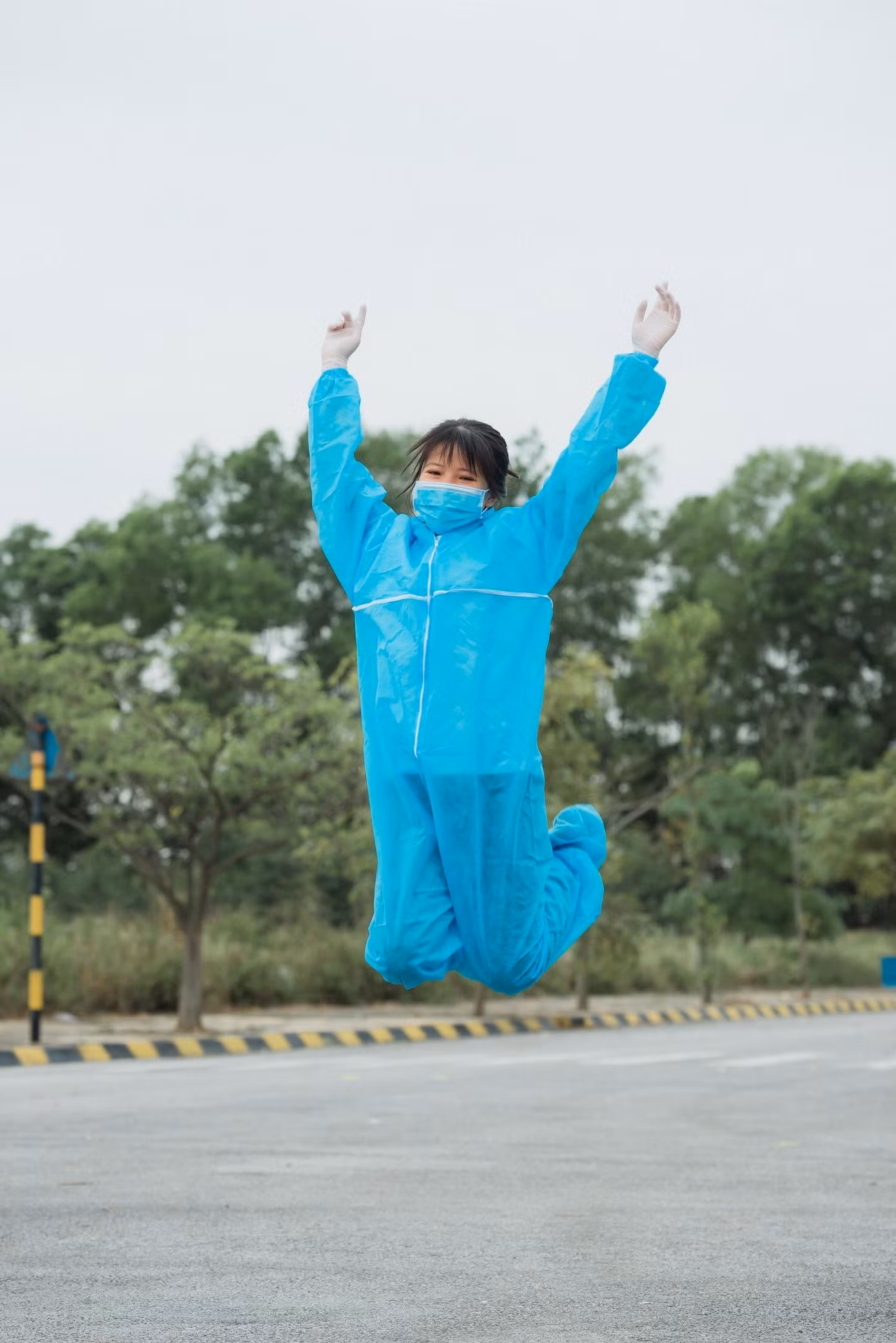 Phương Thảo hồn nhiên, nhí nhảnh sau khi hoàn thành nhiệm vụ.