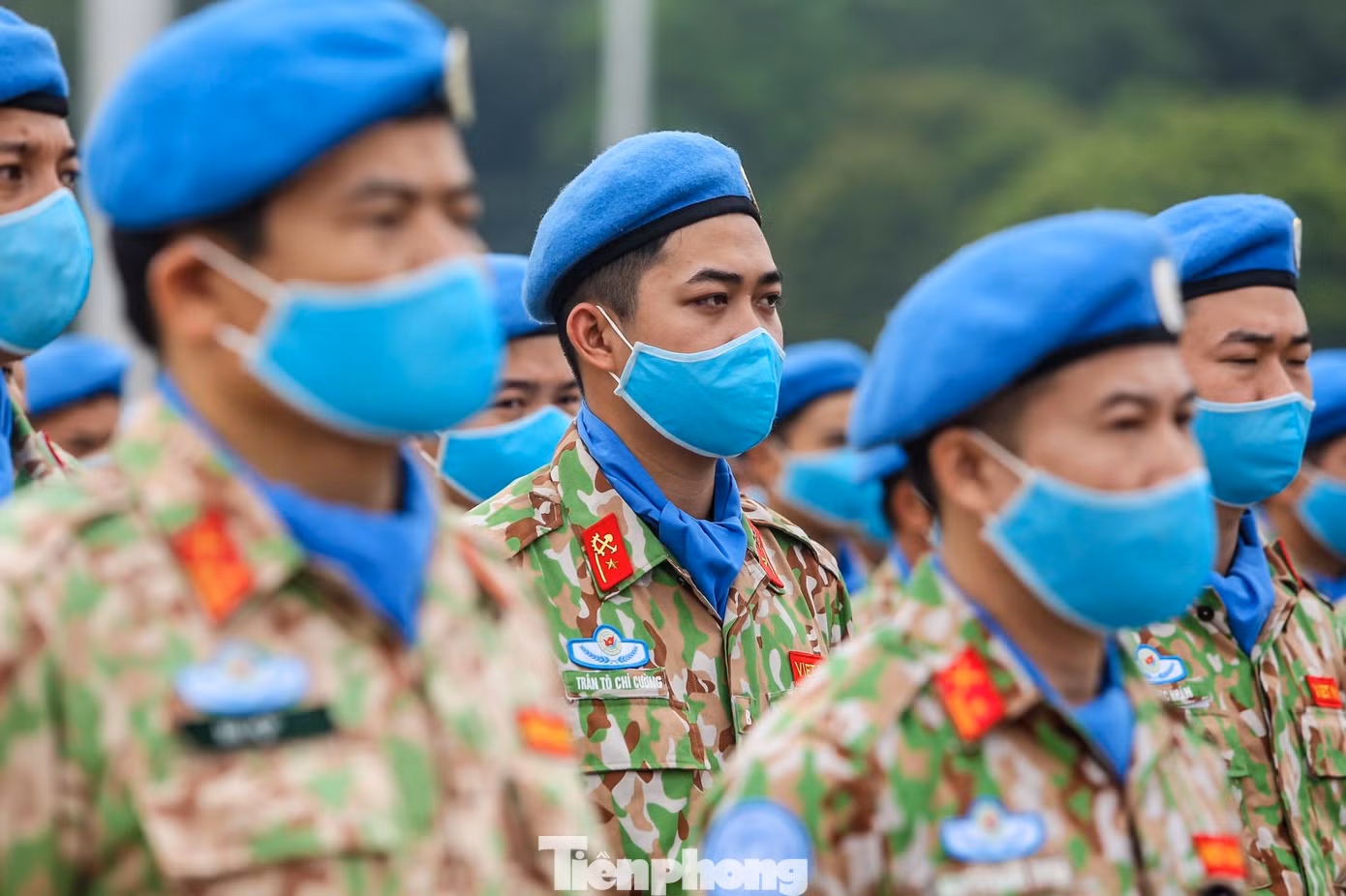 "Một lần nữa những giá trị tốt đẹp của truyền thống văn hóa dân tộc Việt Nam, QĐND Việt Nam và phẩm chất cao quý “Bộ đội Cụ Hồ” thời kỳ mới được tỏa sáng và ghi dấu ấn đậm nét trong lòng bạn bè quốc tế. Mọi công tác chuẩn bị cho đội Công binh số 1, Bệnh viện dã chiến cấp 2 số 4 và các sĩ quan đi thực hiện nhiệm vụ độc lập theo hình thức cá nhân đến nay chúng cháu cơ bản đã hoàn thành và sẵn sàng lên đường thực hiện nhiệm vụ", Thiếu tướng Hoàng Kim Phụng phát biểu.