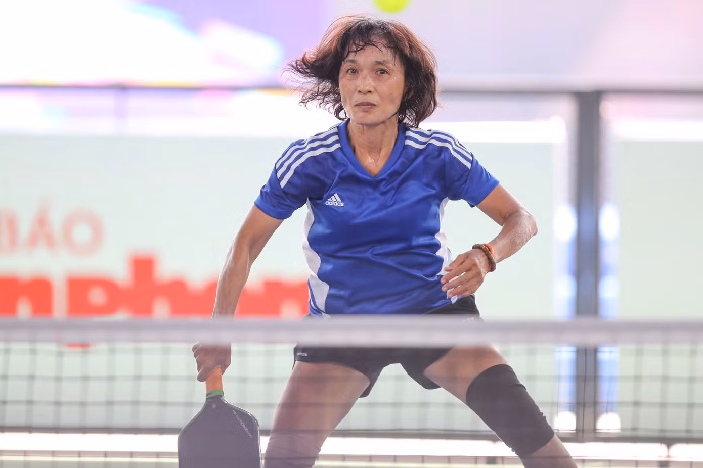 Mặc dù vậy, với kinh nghiệm dày dạn, hai cô dễ dàng làm chủ cây vợt pickleball, đồng thời tham dự nhiều giải trong thời gian qua. Và bây giờ, cả hai có mặt tại Giải Pickleball Việt Nam - Cúp Hyundai Thành Công 2025 ở cụm sân Pickleball D-JOY.
