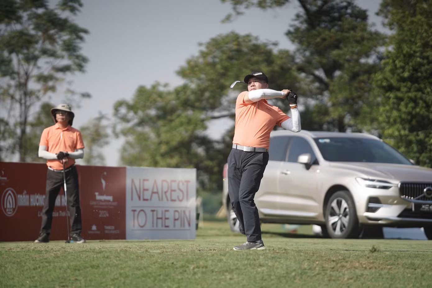 Họ cũng cho biết, đoạt HIO ở Tiền Phong Golf Championship 2024 thực sự khó, nhưng là một thử thách rất đáng thử bởi kích thích tư duy và thúc đẩy bản thân vượt qua giới hạn.