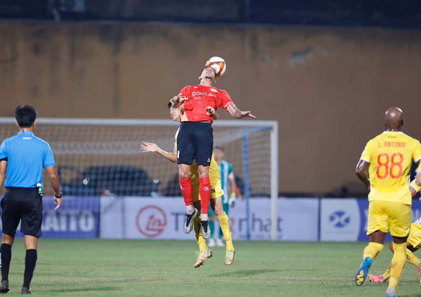 Đông Á Thanh Hoá lần thứ hai giành Siêu cúp sau khi đánh bại Công an Hà Nội 3-1 ảnh 47