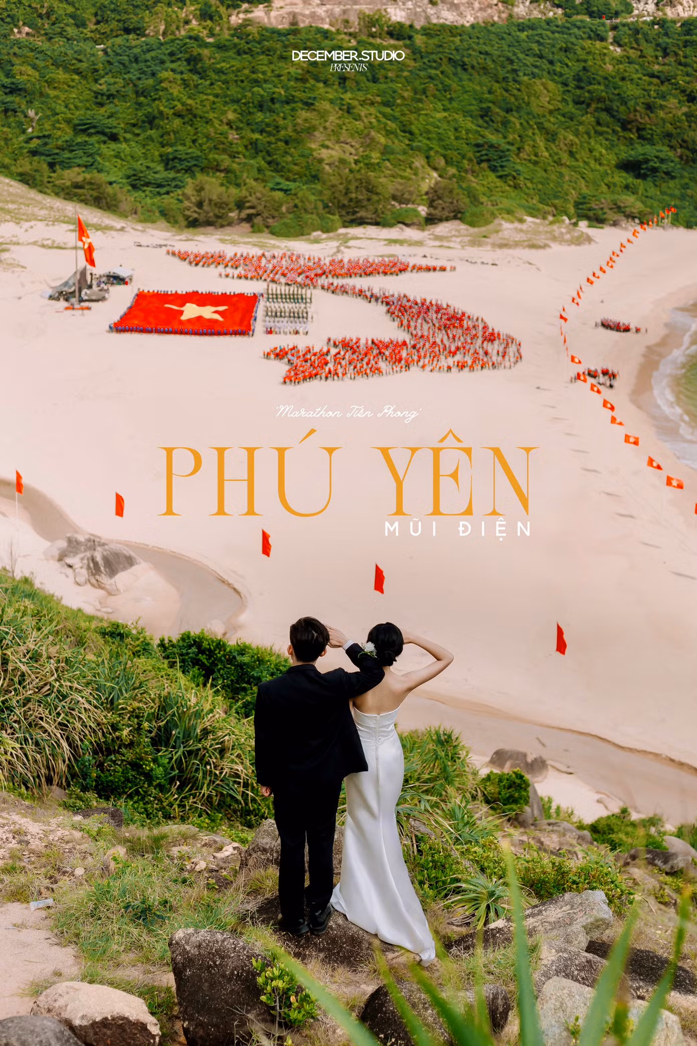 Dù Lễ Thượng cờ tại Bãi Môn - Mũi Điện của Tiền Phong Marathon đang trong quá trình chuẩn bị nhưng cũng đã giúp cả hai có được bộ ảnh cưới tuyệt đẹp.