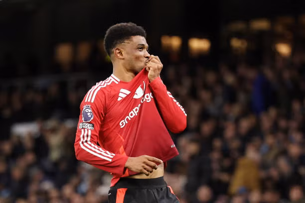 Amad Diallo bùng nổ, MU ngược dòng đánh bại Man City ngay tại Etihad ảnh 29