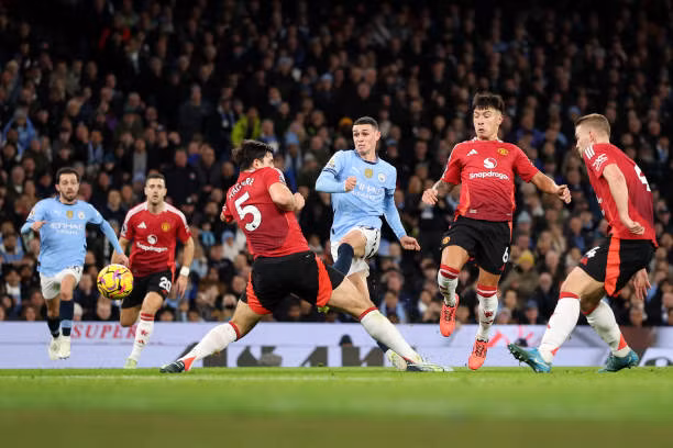 Amad Diallo bùng nổ, MU ngược dòng đánh bại Man City ngay tại Etihad ảnh 12