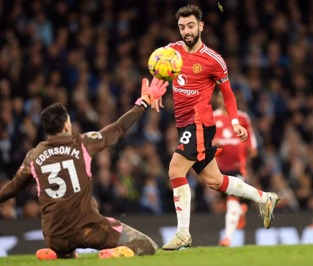 Amad Diallo bùng nổ, MU ngược dòng đánh bại Man City ngay tại Etihad ảnh 23