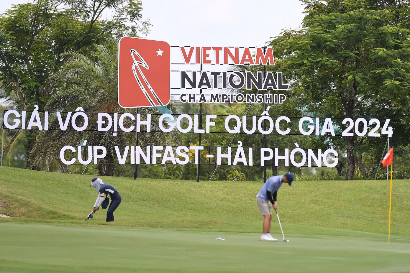 Sau khi hoàn tất thủ tục check-in, vòng đấu tập của Giải Vô địch Golf Quốc gia 2024, Cúp VinFast - Hải Phòng đã diễn ra tại Vinpearl Golf Hải Phòng. Sau khi hoàn tất thủ tục check-in, vòng đấu tập của Giải Vô địch Golf Quốc gia 2024, Cúp VinFast - Hải Phòng đã diễn ra tại Vinpearl Golf Hải Phòng.