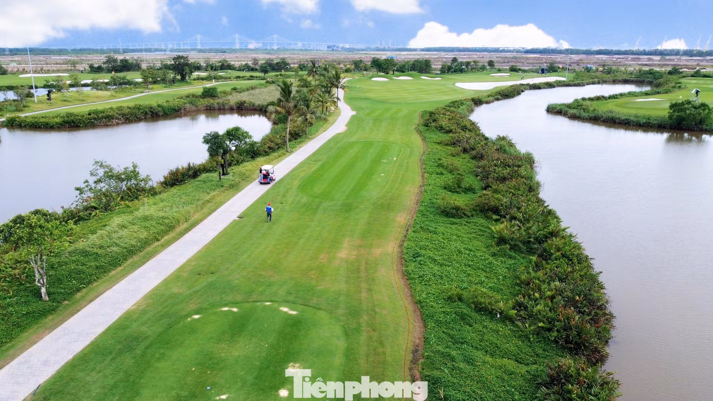 Điều tuyệt vời nhất là tình trạng mặt cỏ tuyệt hảo của Vinpearl Golf Hải Phòng, kết hợp với khung cảnh nên thơ và thời tiết dịu mát.