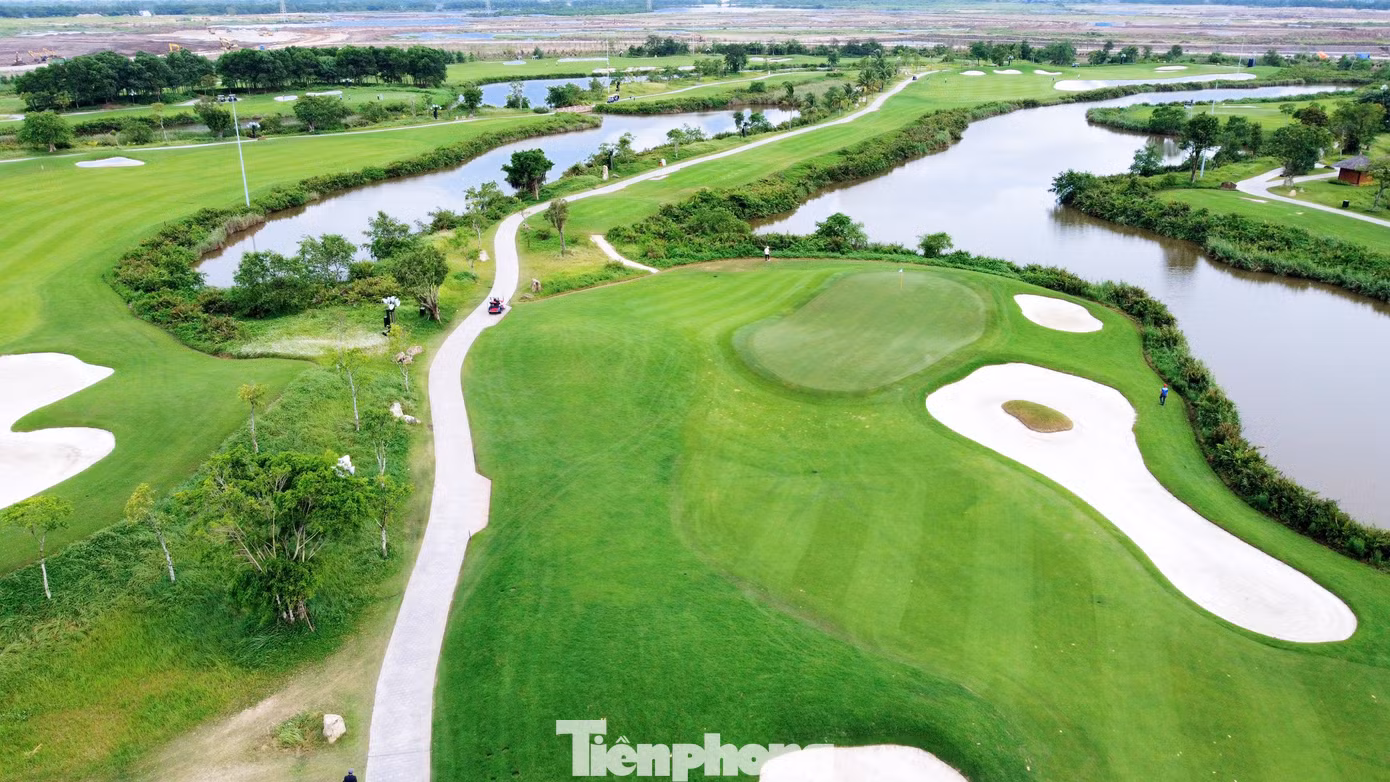 Điều tuyệt vời nhất là tình trạng mặt cỏ tuyệt hảo của Vinpearl Golf Hải Phòng, kết hợp với khung cảnh nên thơ và thời tiết dịu mát.