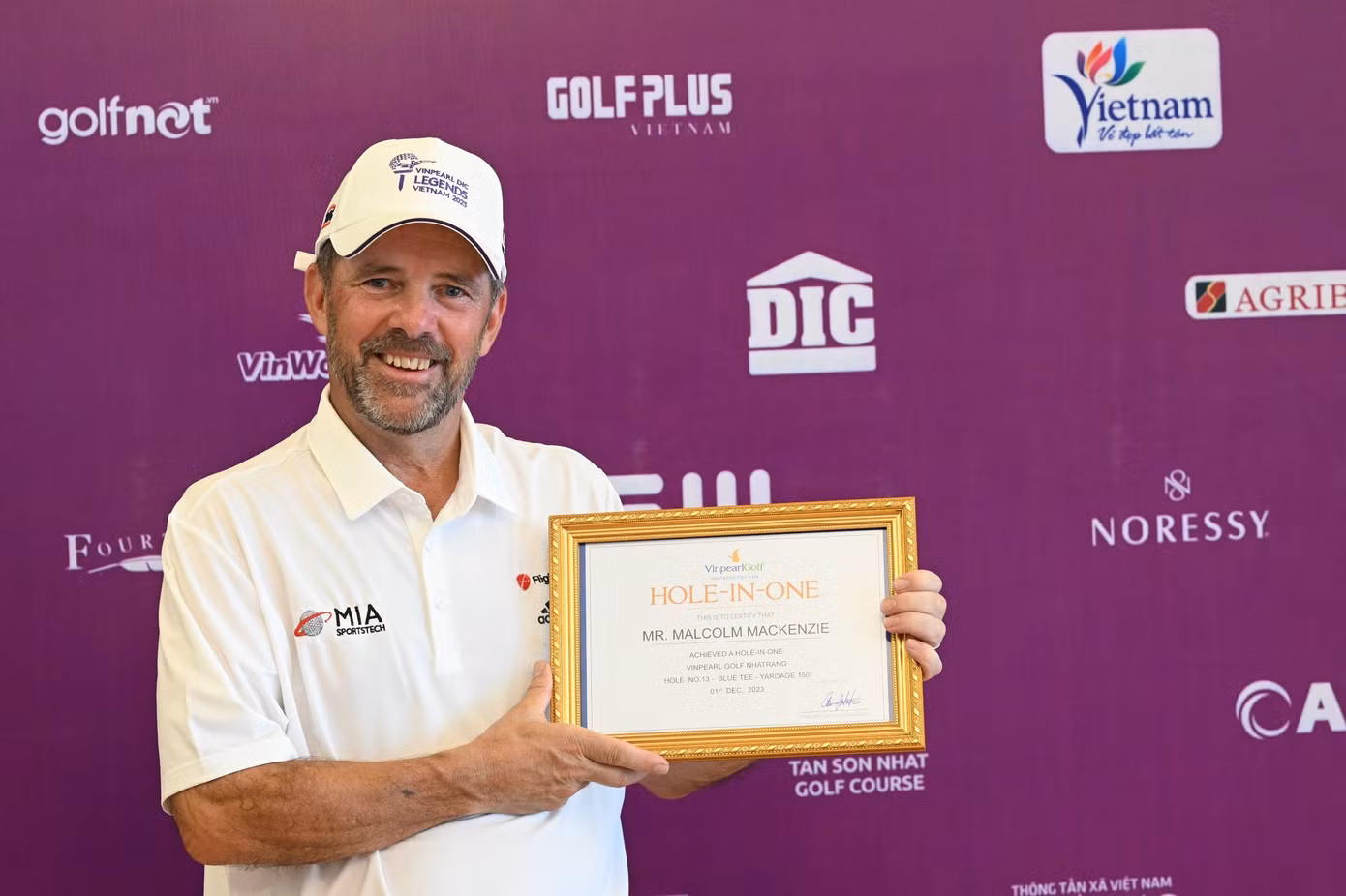 Malcolm MacKenzie ghi điểm HIO đầu tiên tại Vinpearl DIC Legends Việt Nam 2023.