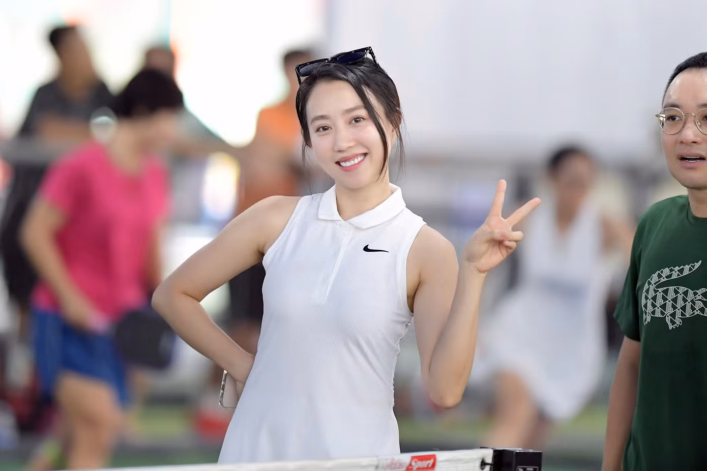 Không chỉ là một sự kiện thể thao, Giải Pickleball Việt Nam 2025 đang trở thành ngày hội văn hóa và giải trí lớn khi thu hút rất nhiều nghệ sỹ nổi tiếng. Sau Hoa hậu Đỗ Thị Hà, Á hậu Lê Nguyễn Ngọc Hằng, tân Hoa hậu Hà Trúc Linh cùng hai Á hậu Trần Ngọc Châu Anh, Nguyễn Thị Vân Nhi, Á khôi Kim Trà My, các người đẹp Ngọc Nữ, Emma Lê, Phương Quỳnh, người mẫu Trà Ngọc Hằng… giải tiếp tục chào đón diễn viên Huỳnh Hồng Loan.