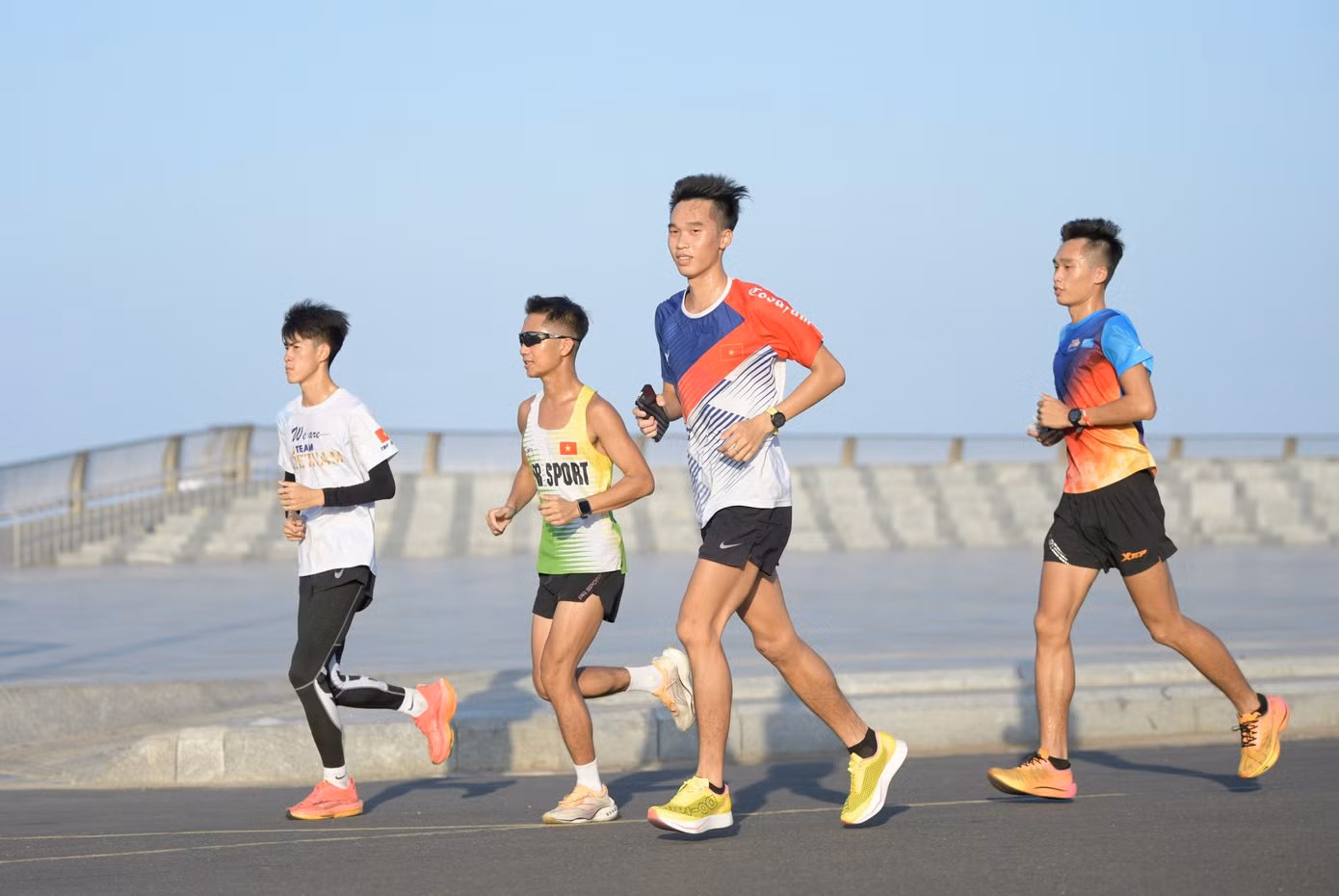 Đã nhất toàn đoàn 3 kỳ Tiền Phong Marathon gần nhất, đoàn Quân đội dĩ nhiên đến Phú Yên với mục tiêu nối dài chuỗi chiến thắng. Các chàng trai áo lính có mặt ở thành phố Tuy Hòa từ ngày 28/2 và chuyên tâm tập luyện.