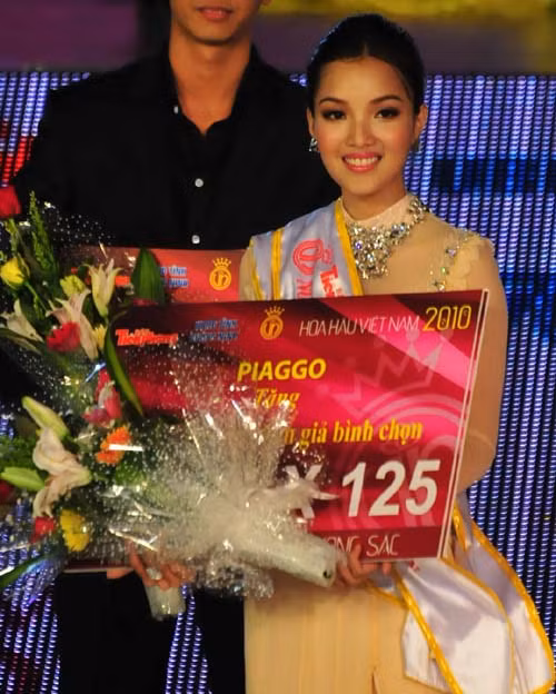 Người đẹp có khuôn mặt khả ái và Người đẹp được bình chọn nhiều nhất Huỳnh Bích Phương