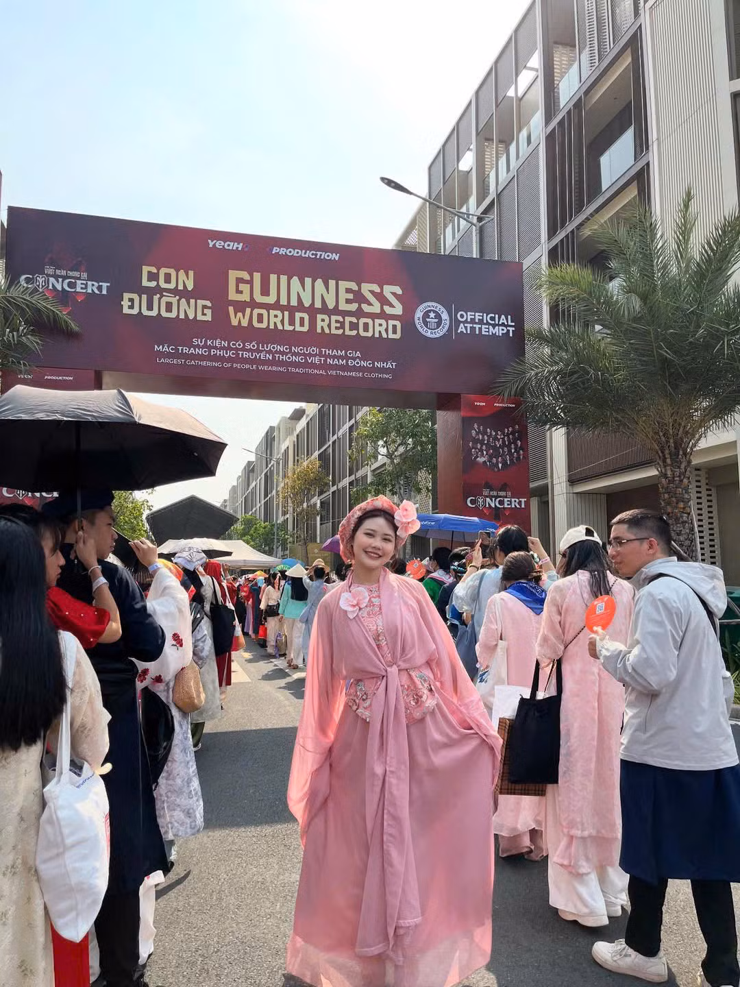Bộ áo tứ thân được Gai Con biến tấu càng thêm phần tươi tắn. Nguồn: @myanhngn_