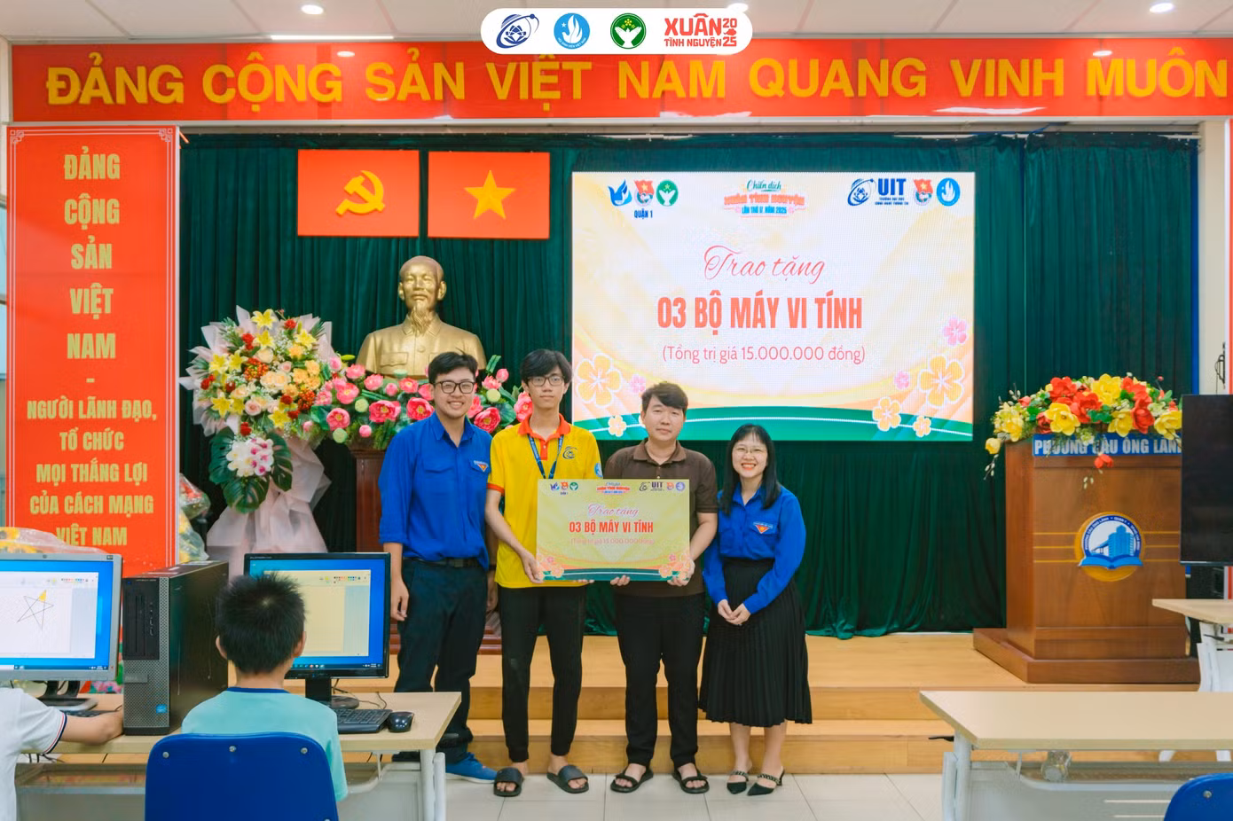 Ảnh: Tuổi trẻ UIT Ảnh: Tuổi trẻ UIT