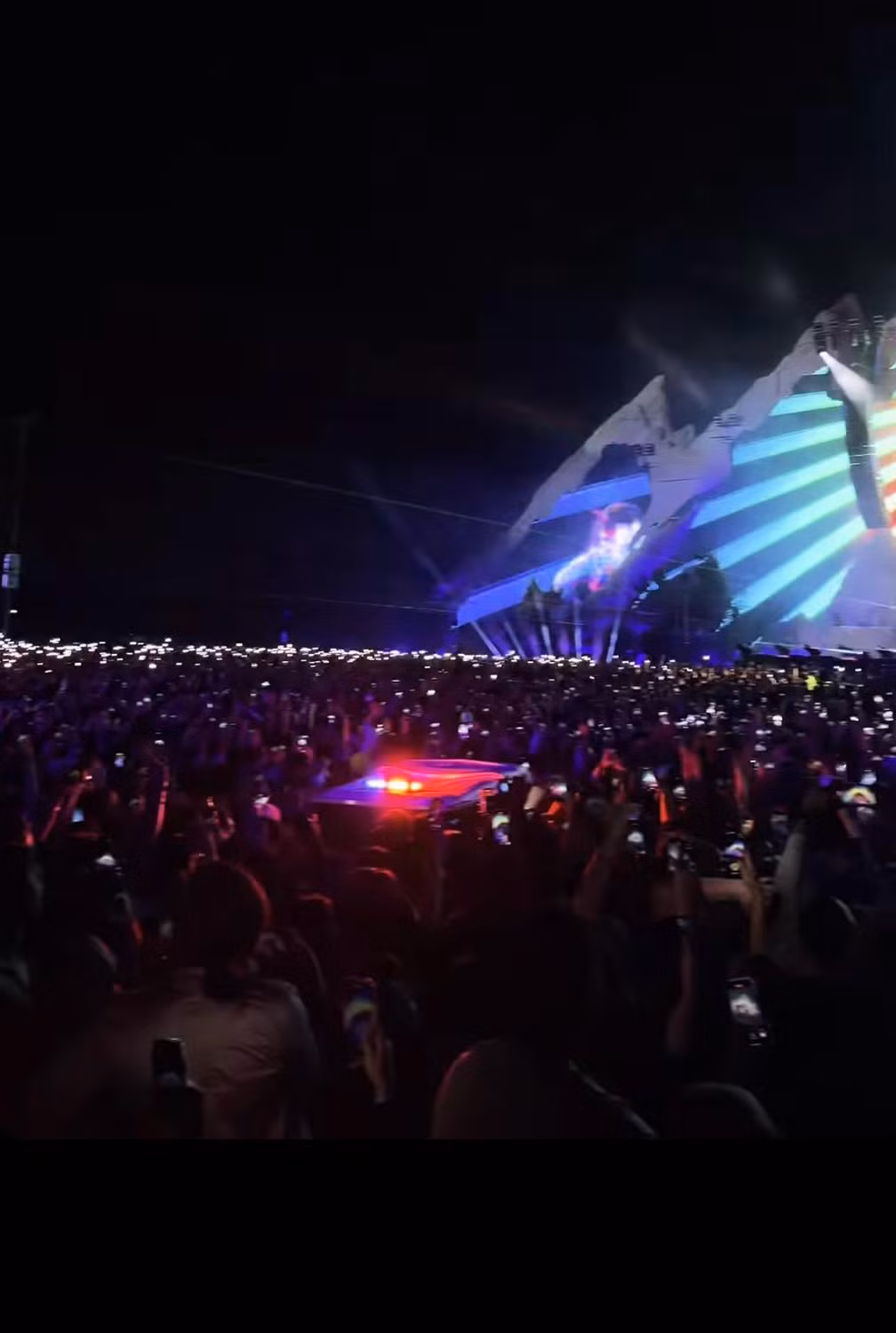 Đám đông khổng lồ tham dự lễ hội âm nhạc Astroworld.