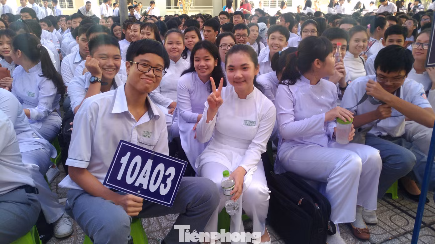 TPHCM chính thức công bố chỉ tiêu tuyển sinh lớp 10 tại 114 trường THPT công lập (ảnh: Nguyễn Dũng) TPHCM chính thức công bố chỉ tiêu tuyển sinh lớp 10 tại 114 trường THPT công lập (ảnh: Nguyễn Dũng)