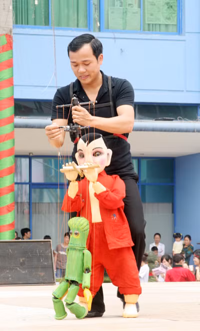 Múa rồi cũng được du khách cổ vũ nhiệt tình