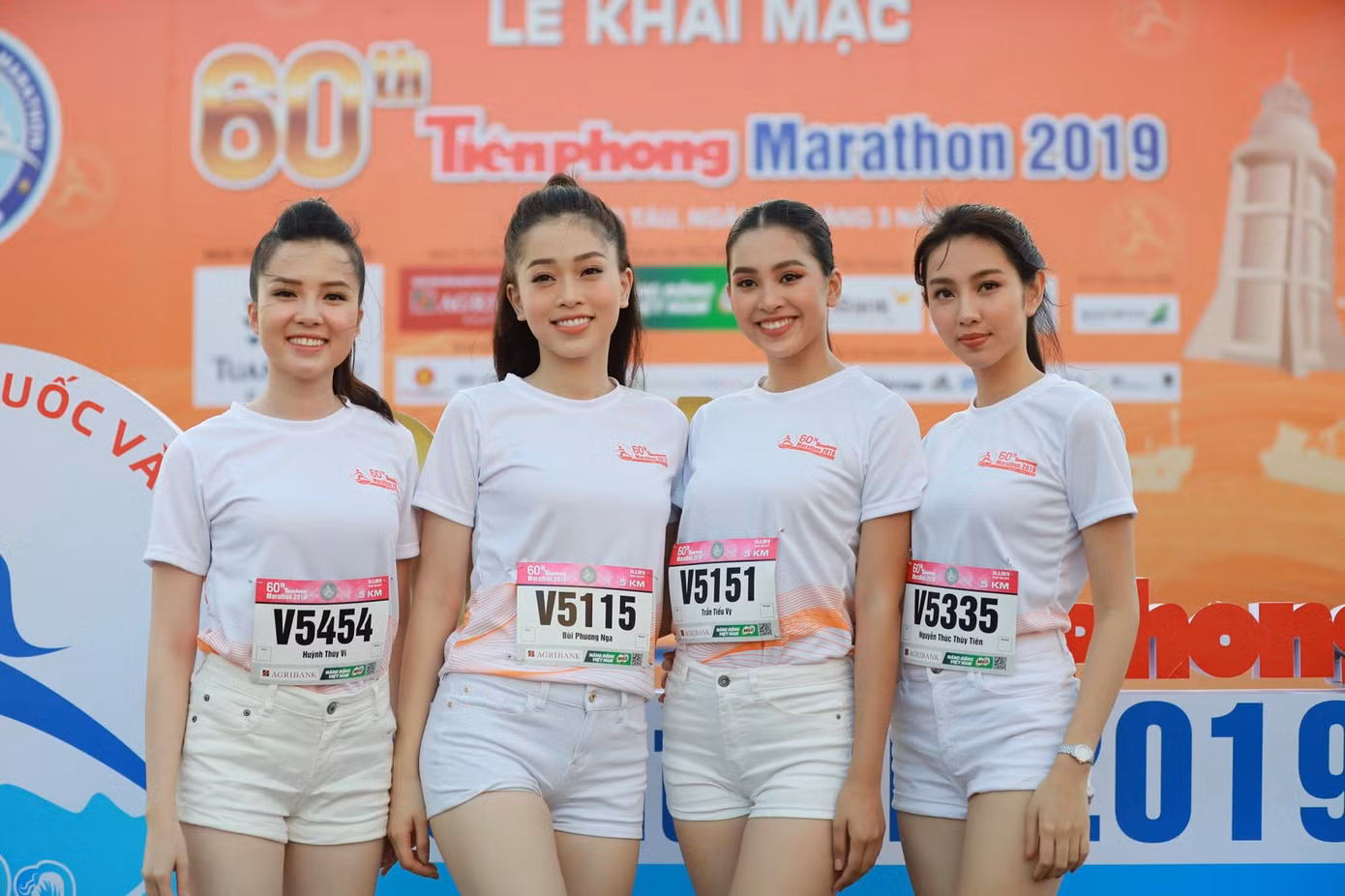 Những bóng hồng xinh đẹp hút mắt ở Tiền Phong Marathon 2019 ảnh 16