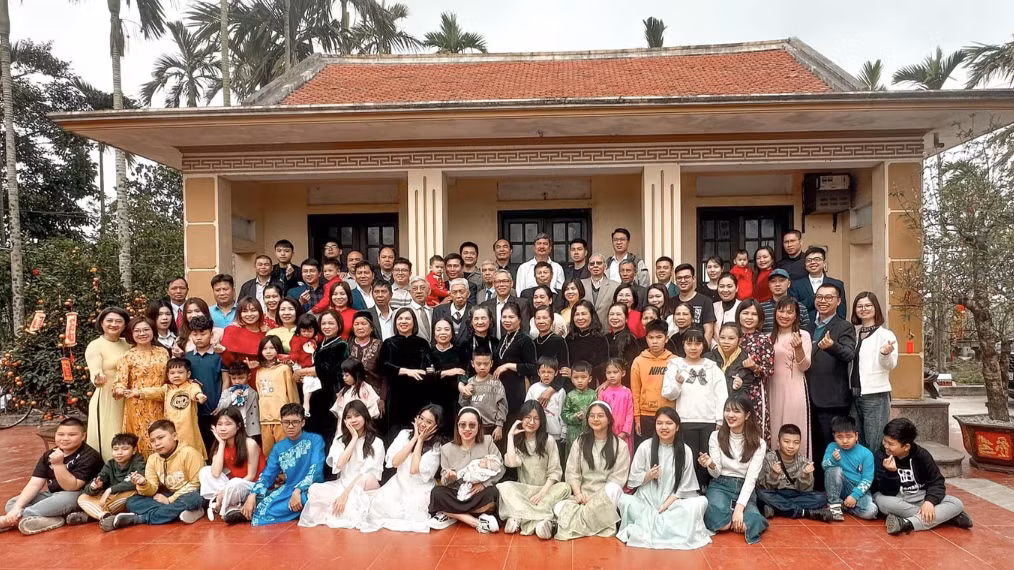 Bức ảnh đoàn viên ngày Tết của gia đình ở Thái Bình gây sốt mạng (Ảnh: Nhân vật cung cấp).